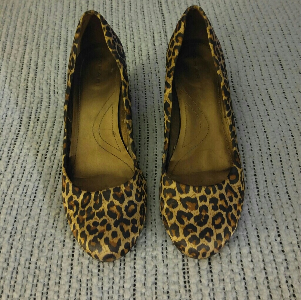 Leopard print wedges